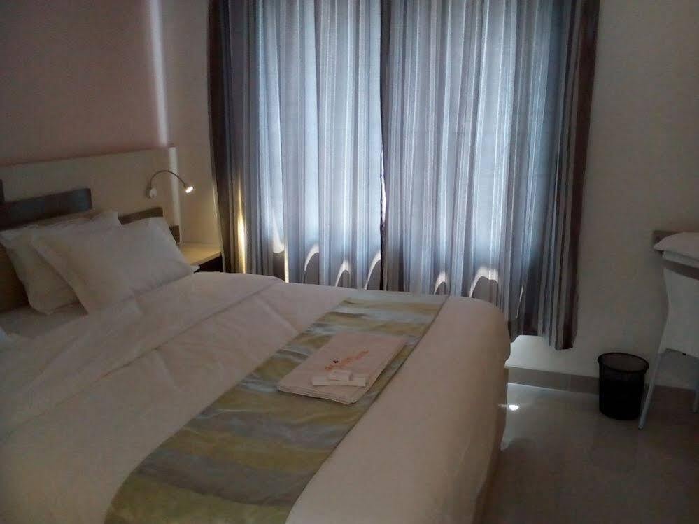 The Arizon At Malioboro Hotel Jogjacarta Exterior foto